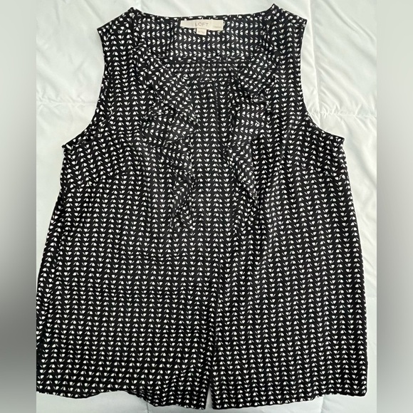 Loft Sleeveless Ruffled Top. Size MP. Like New - Picture 1 of 2